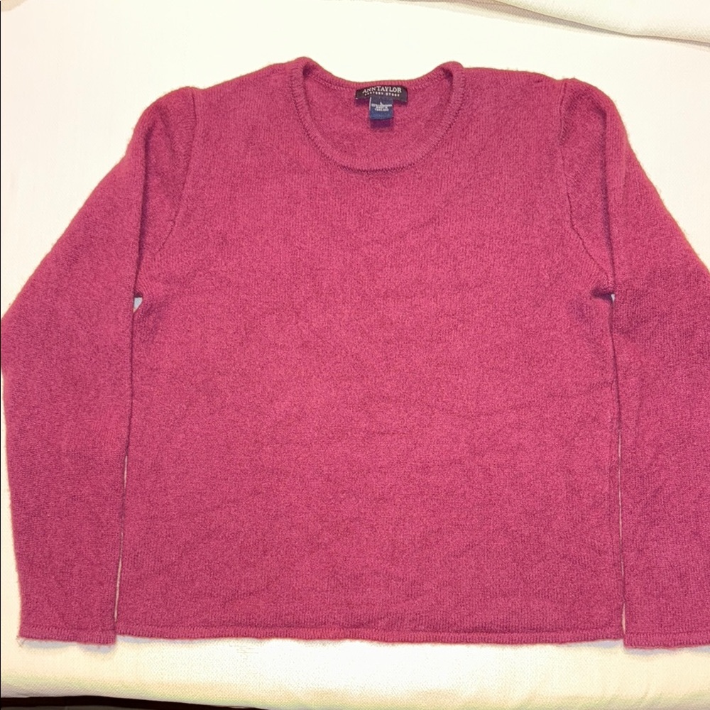 Ann Taylor Factory Cranberry Crew Neck 100% Lambswool Sweater EUC L